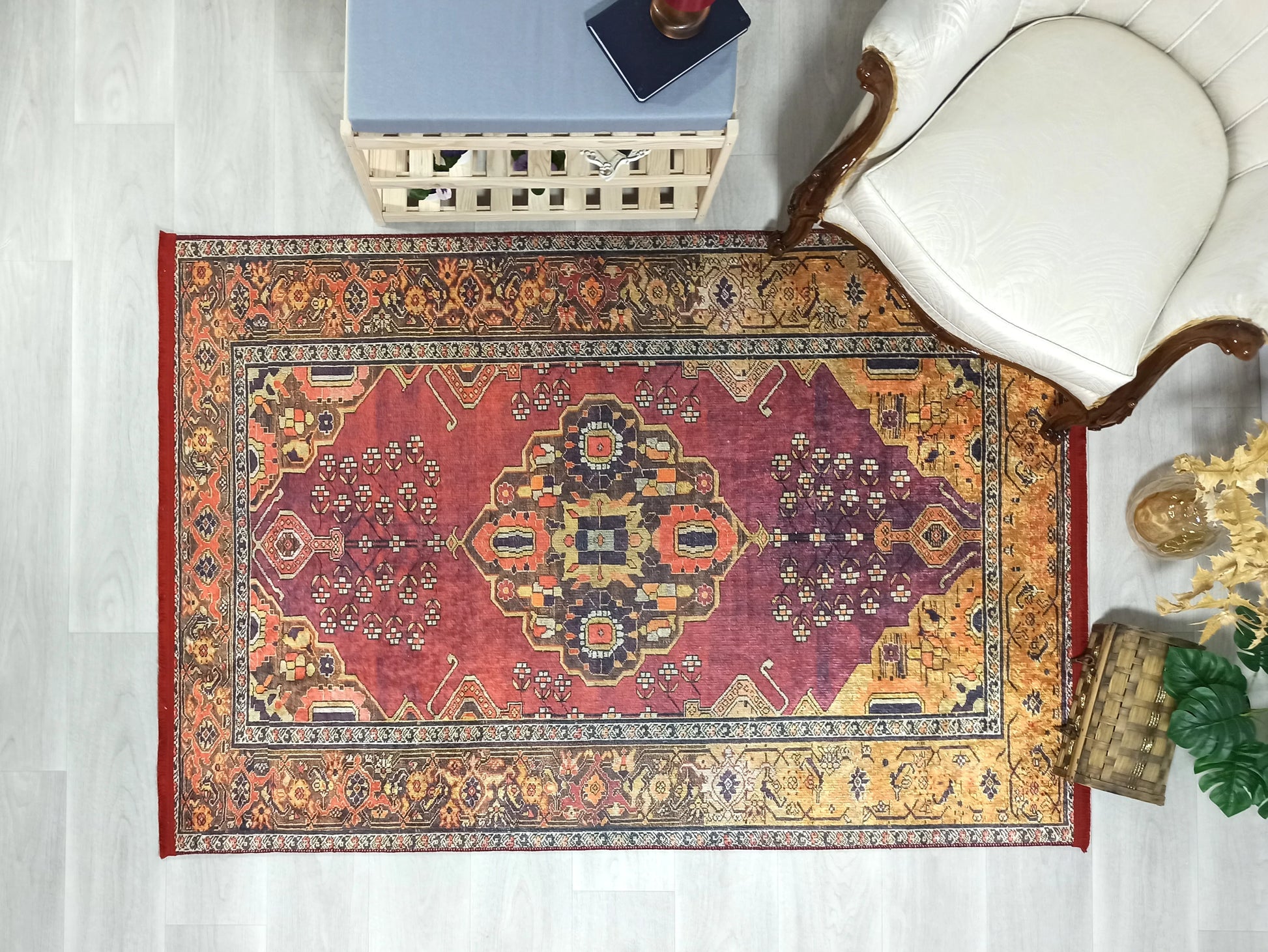 Uşak Koyu Kırmızı Bej Kilim Halı-Pera Halı