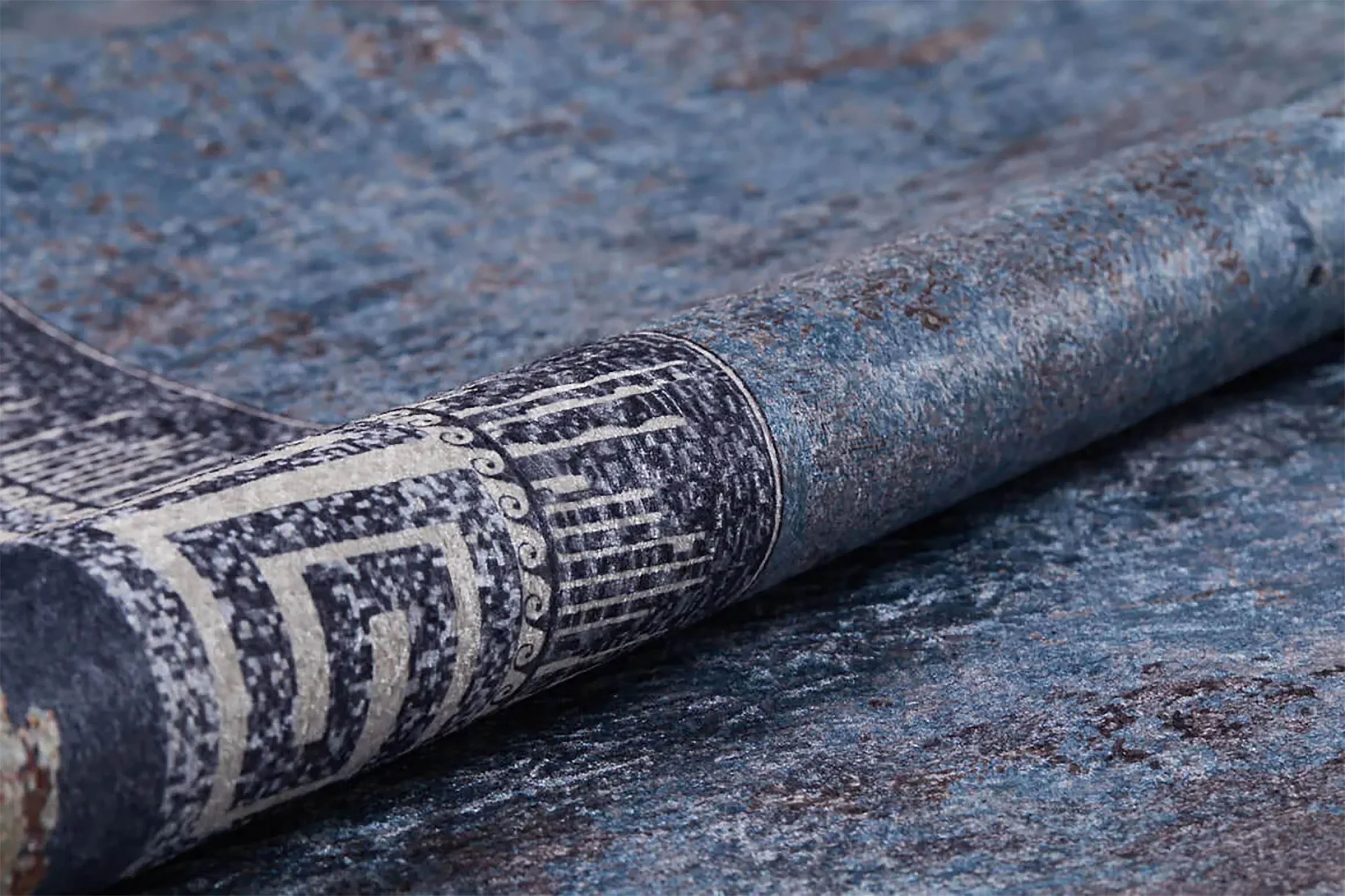 Vintage Çelik Mavisi Beyaz Yunan Anahtar Bordürlü Halı-Pera Halı