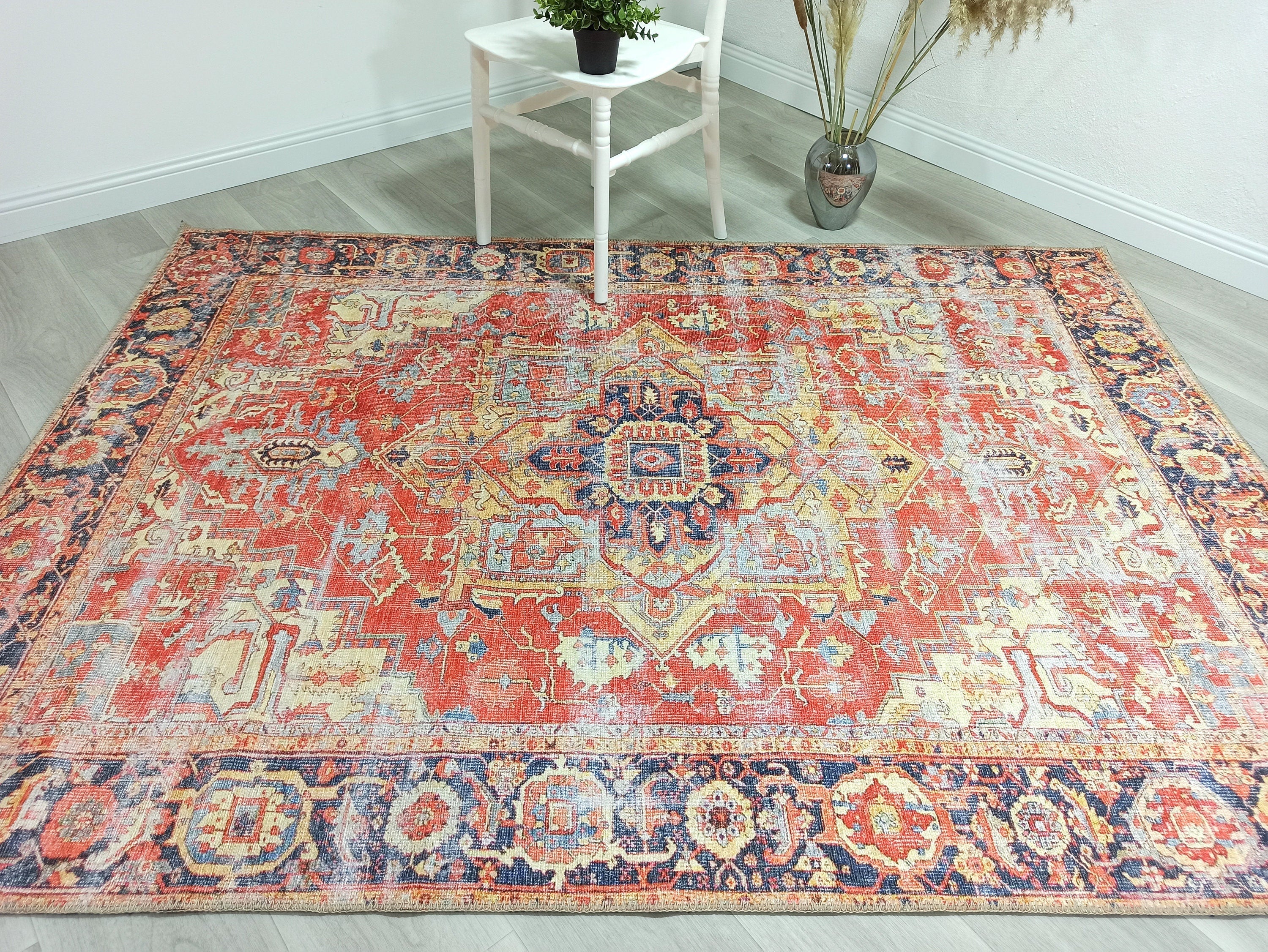 Rot-blauer Vintage-Teppich mit Medaillonmuster
