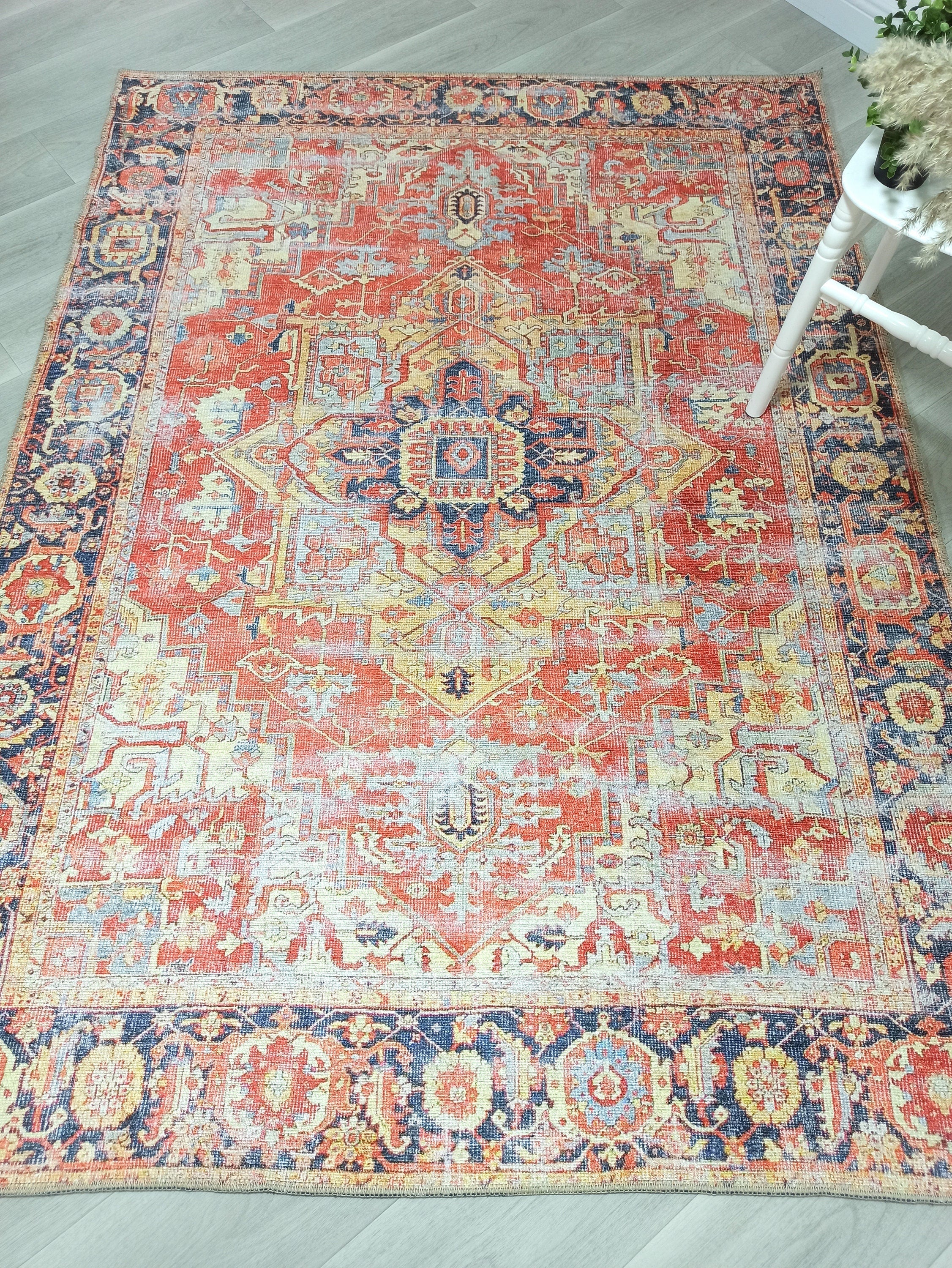 Rot-blauer Vintage-Teppich mit Medaillonmuster