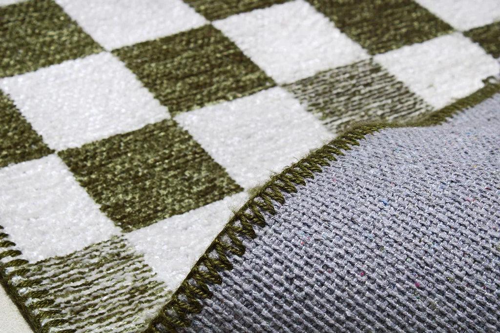 Yeşil Beyaz Modern Geometrik Dama Desenli Yıkanabilir Halı-Pera Halı