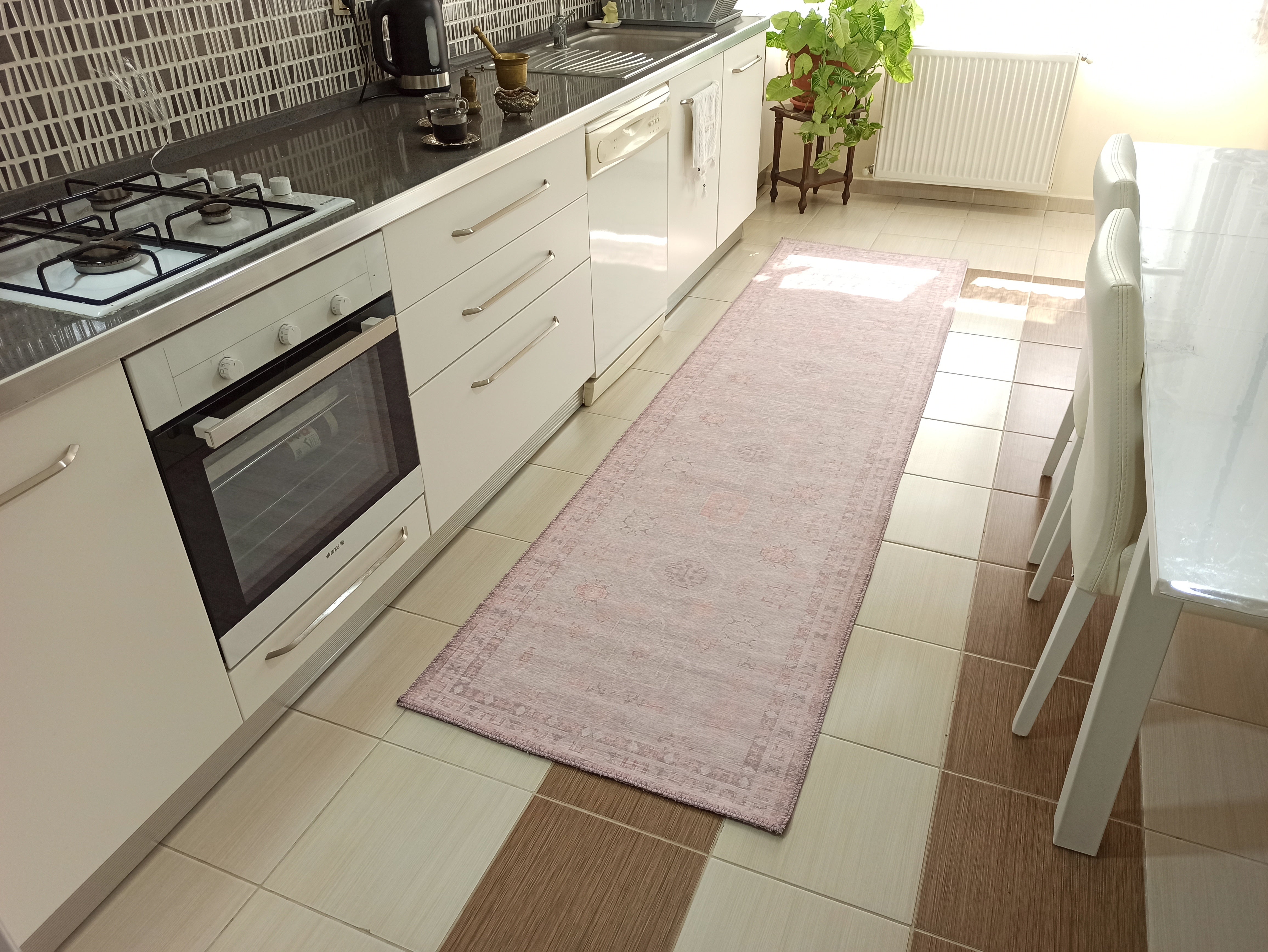 Rot-blauer Vintage-Teppich mit Medaillonmuster