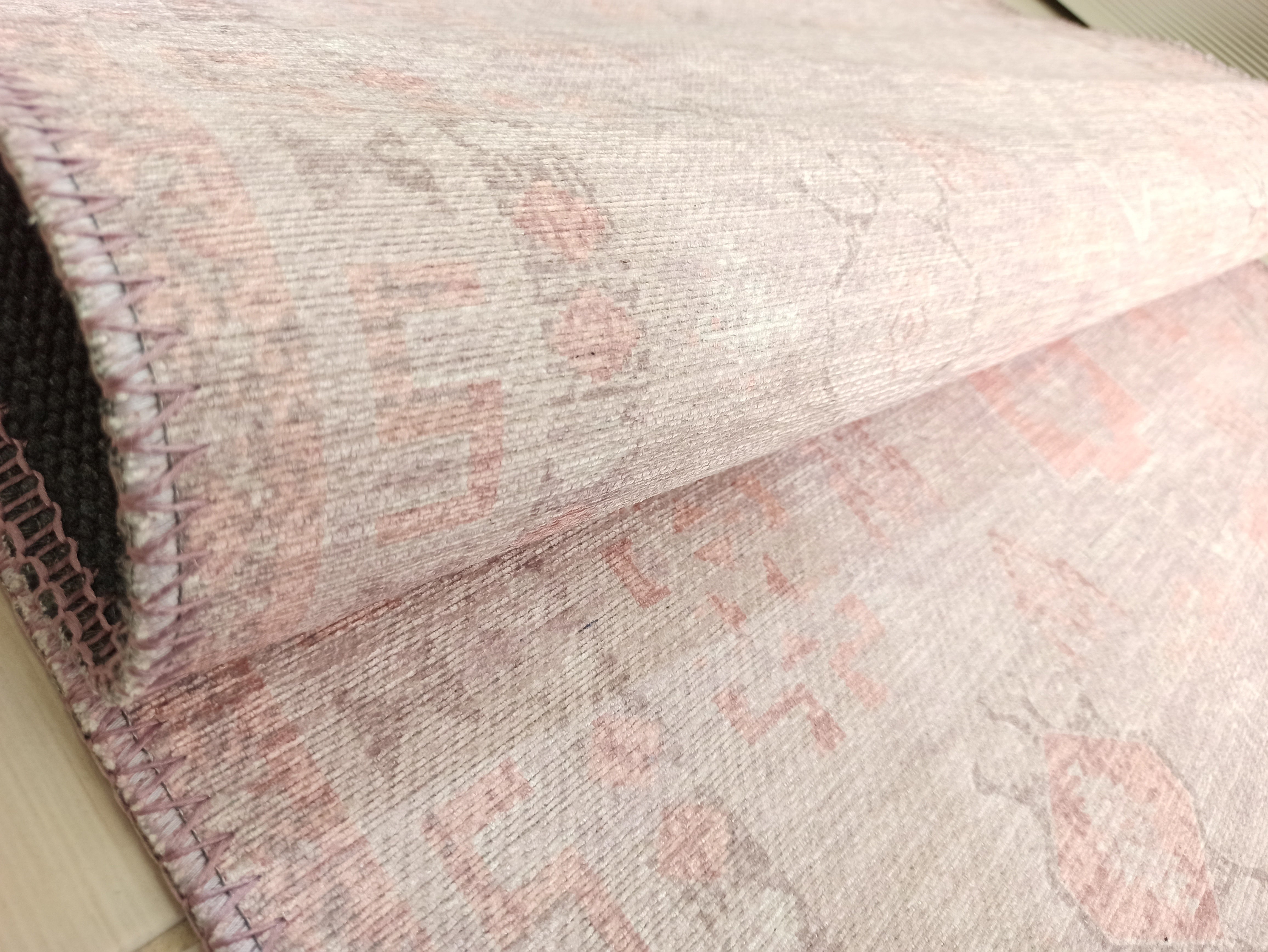 Rot-blauer Vintage-Teppich mit Medaillonmuster