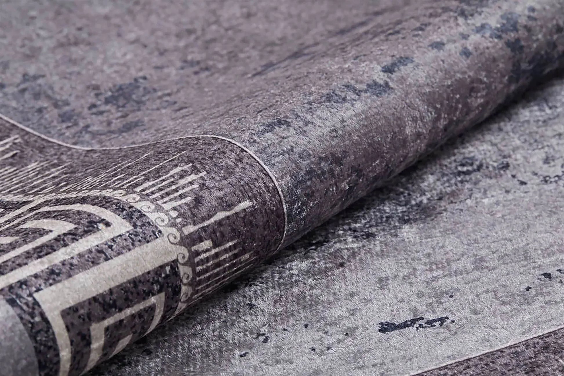 Zamansız Eskitme Açık Mor Siyah Beyaz Yunan Anahtar Bordürlü Halı-Pera Halı