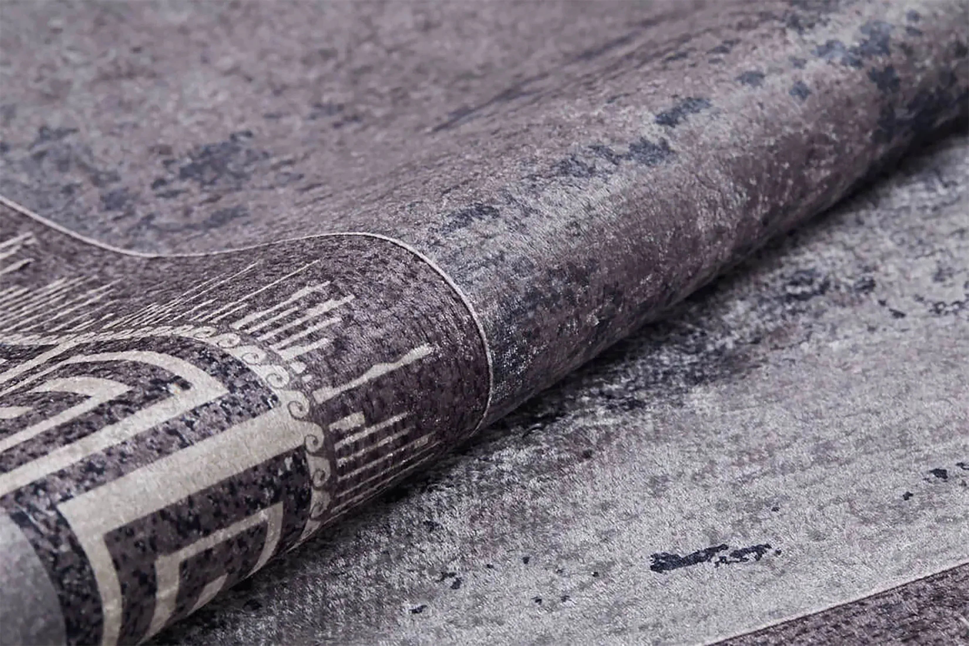 Zamansız Eskitme Açık Mor Siyah Beyaz Yunan Anahtar Bordürlü Halı-Pera Halı