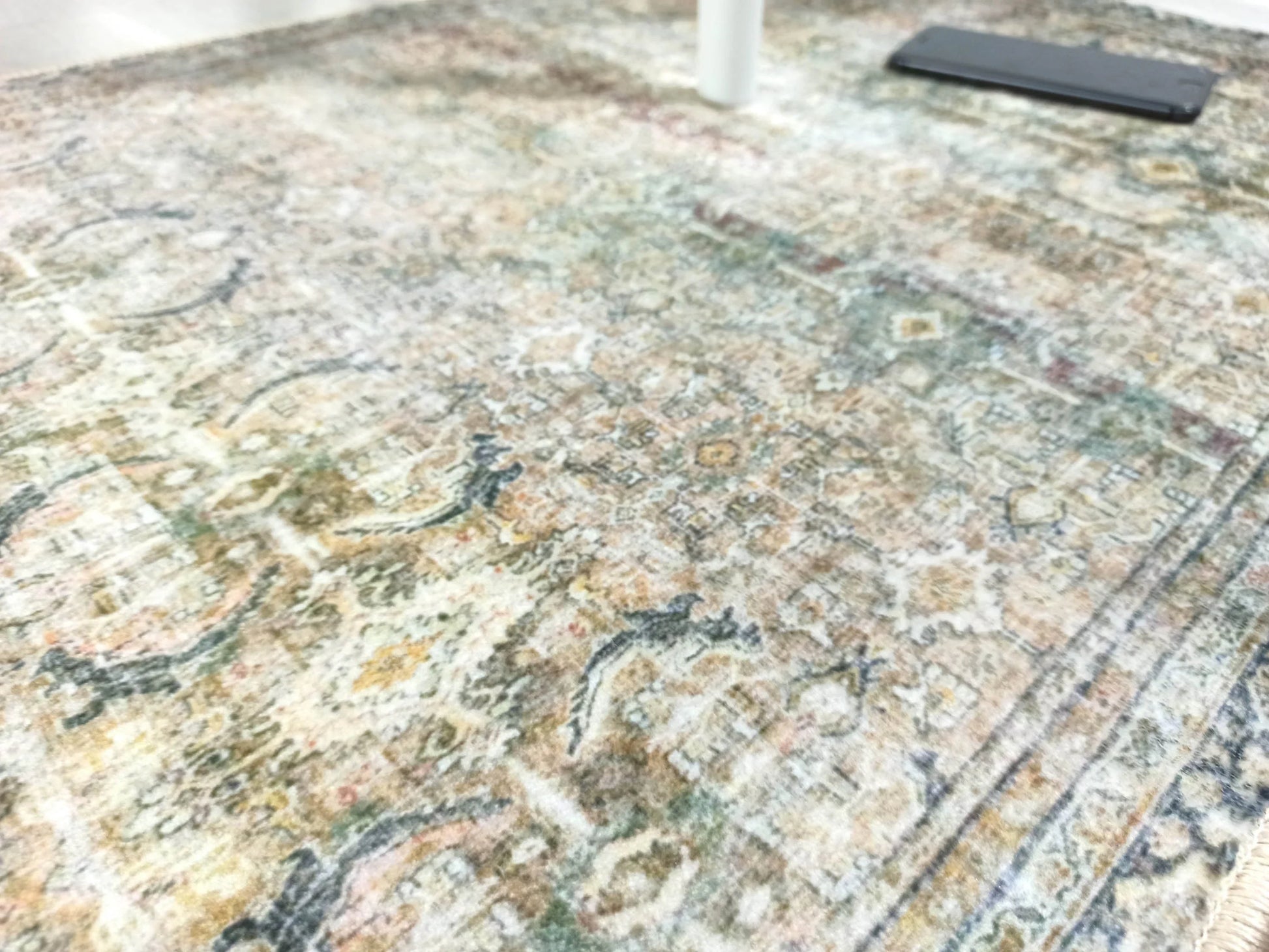 Zeytin Yeşili ve Koyu Yosun Renkli Vintage Halı-Pera Halı