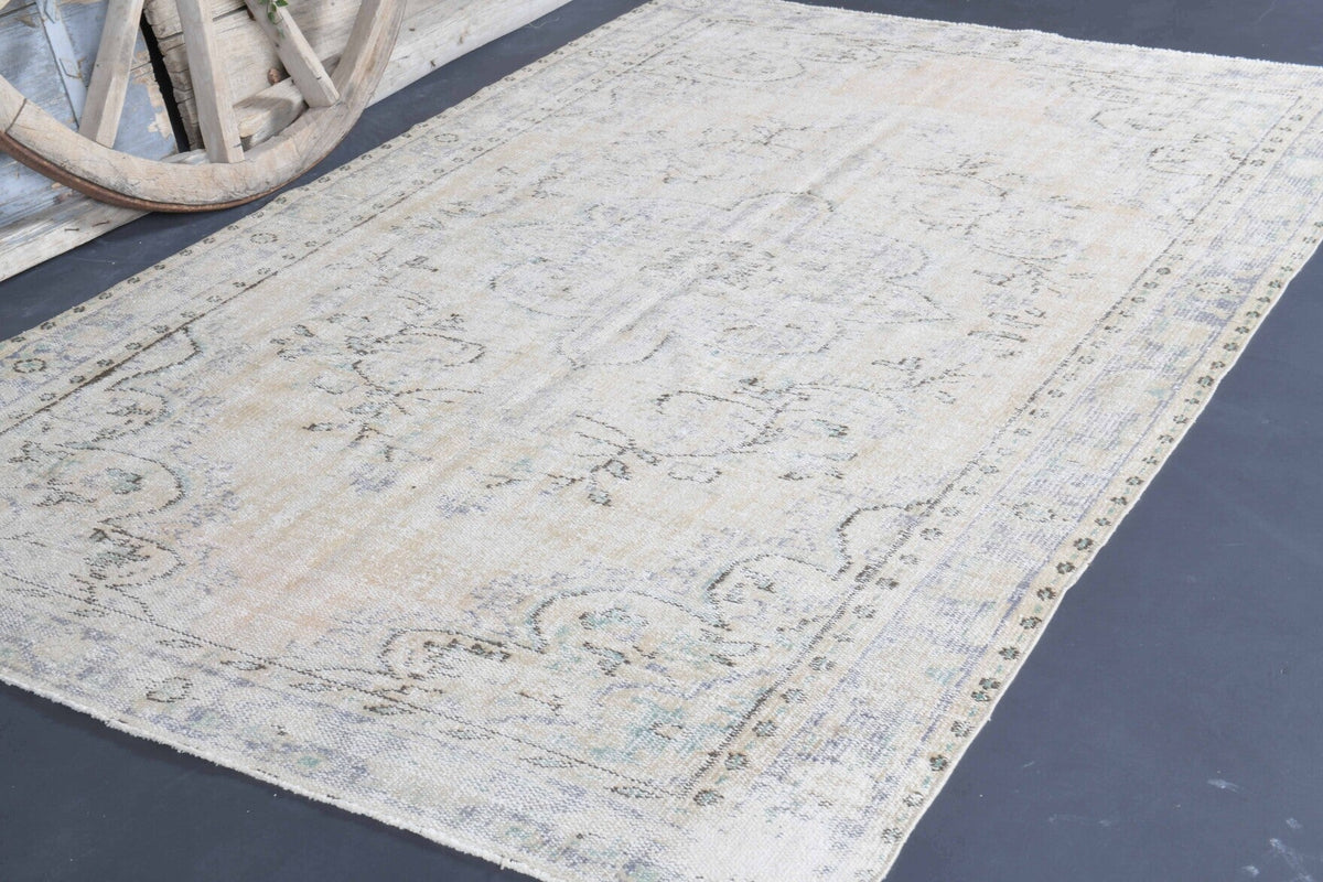El yapımı vintage halı 163x254 cm oryantal desenli yün - yakın çekim doku detayı