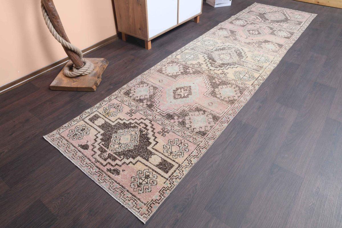 1950'lerden Anadolu kökenli oryantal desenli el dokuma vintage yolluk, 83x337 cm