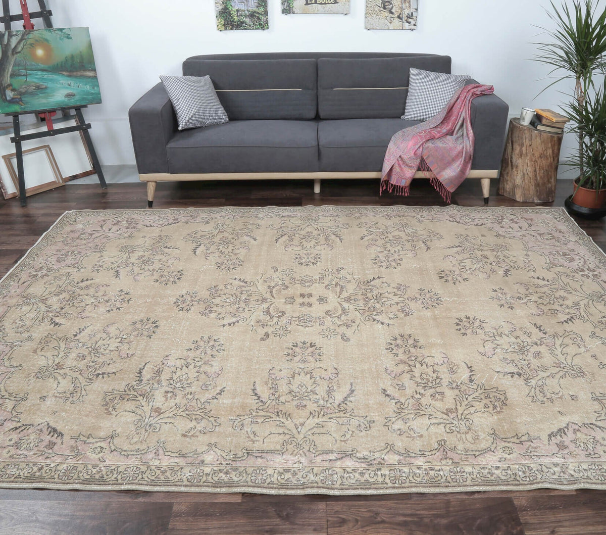 El yapımı vintage halı 213x315 cm tribal desenli yün - yakın çekim doku detayı