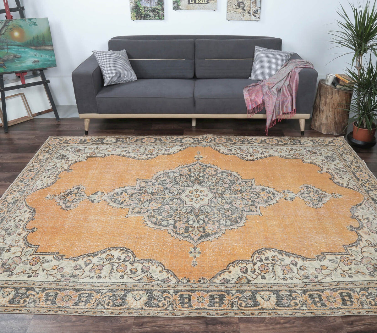 El yapımı vintage halı 213x318 cm oryantal desenli yün - yakın çekim doku detayı