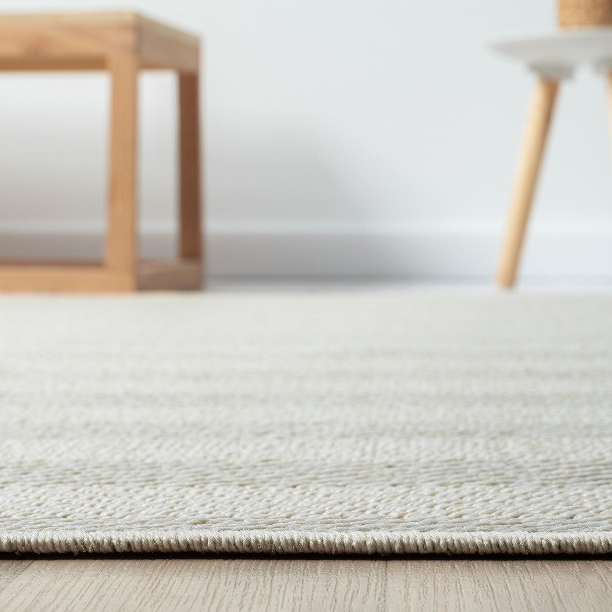 Krem Beyaz Kılçık Desenli Modern Halı