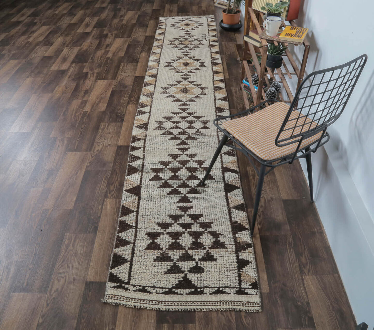 Cagil - Triangular Geometric Oushak Runner Rug
