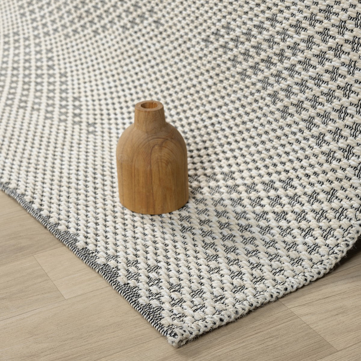 Beyaz Siyah Melanj Baklava Desenli Modern Halı