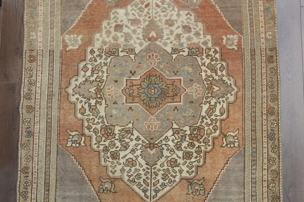 El yapımı vintage halı 127x290 cm oryantal desenli yün - açık alan görünümü