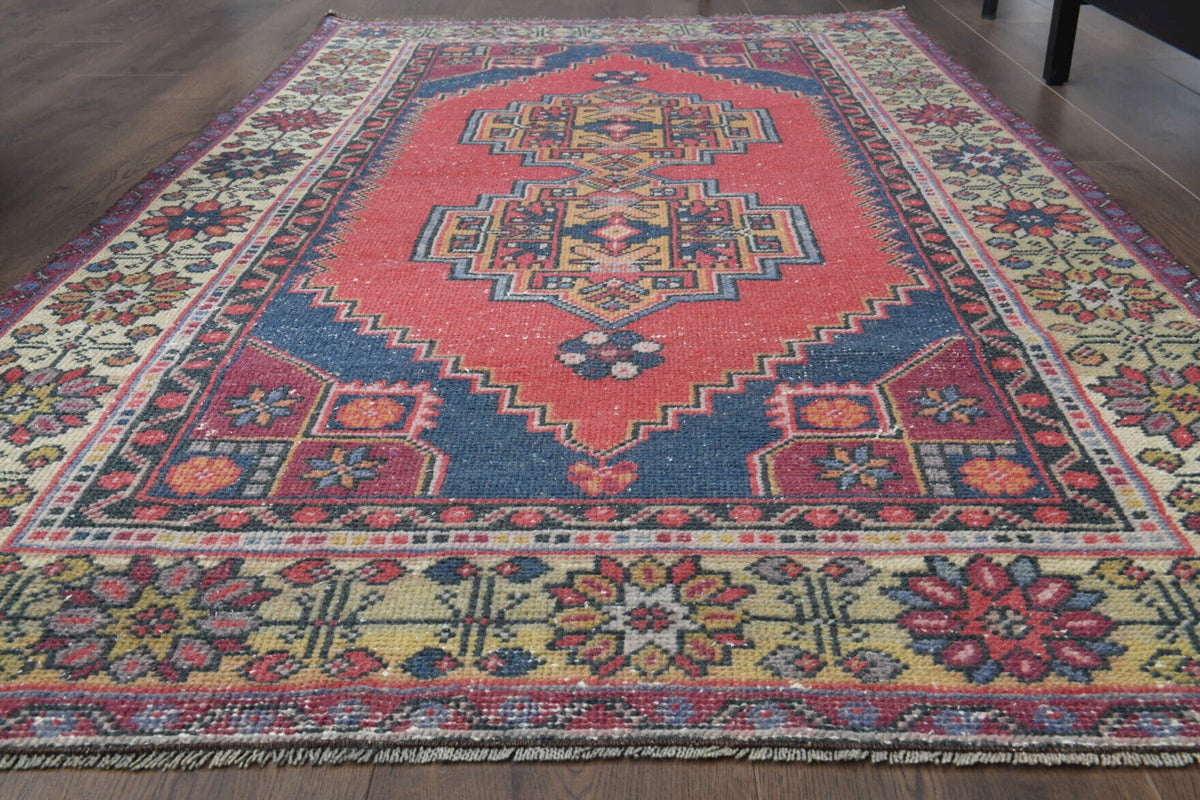 El yapımı vintage halı 109x201 cm oryantal desenli yün - yakın çekim doku detayı