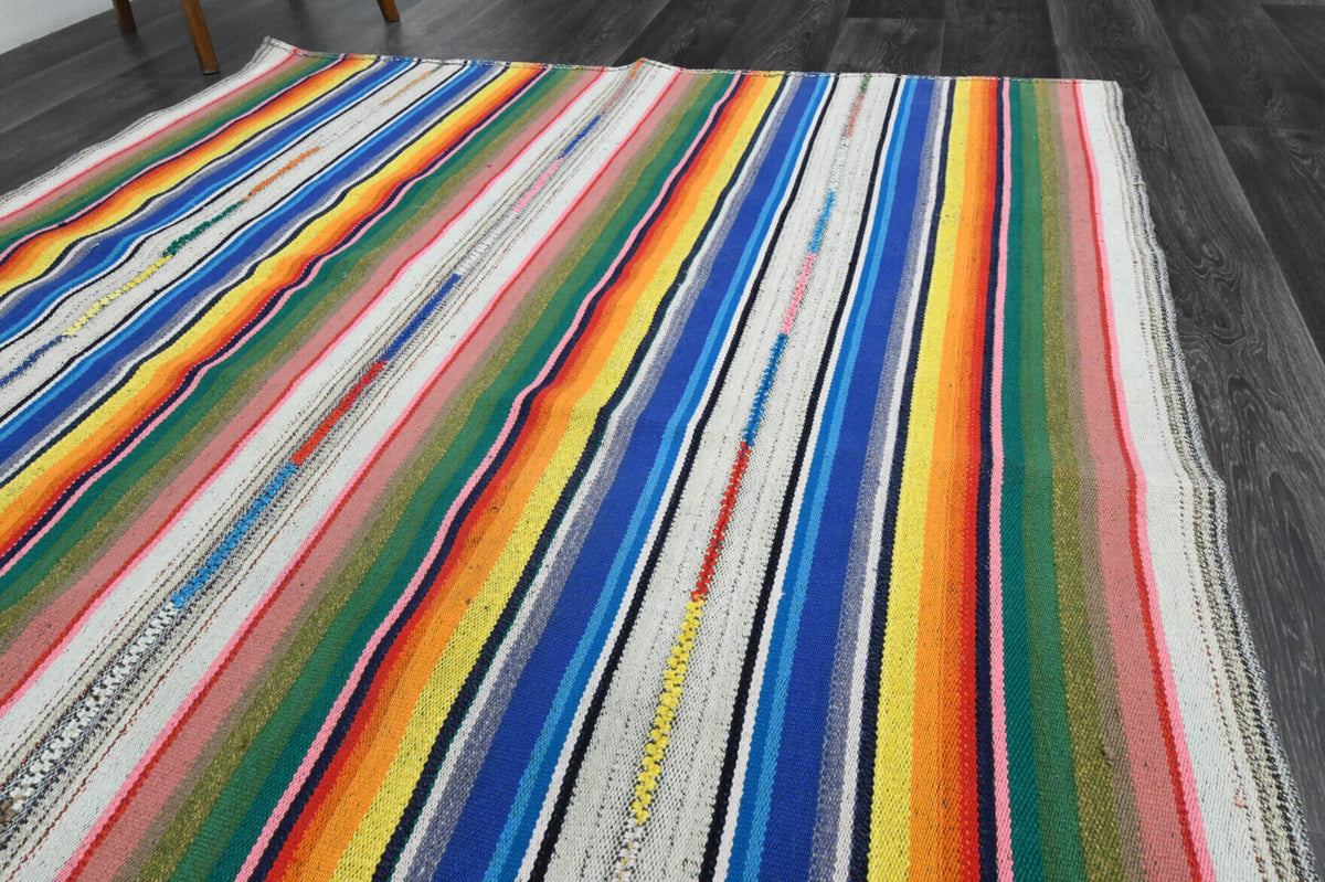 Anadolu kökenli el dokuma kilim – 1970'ler üretimi, oryantal desenli