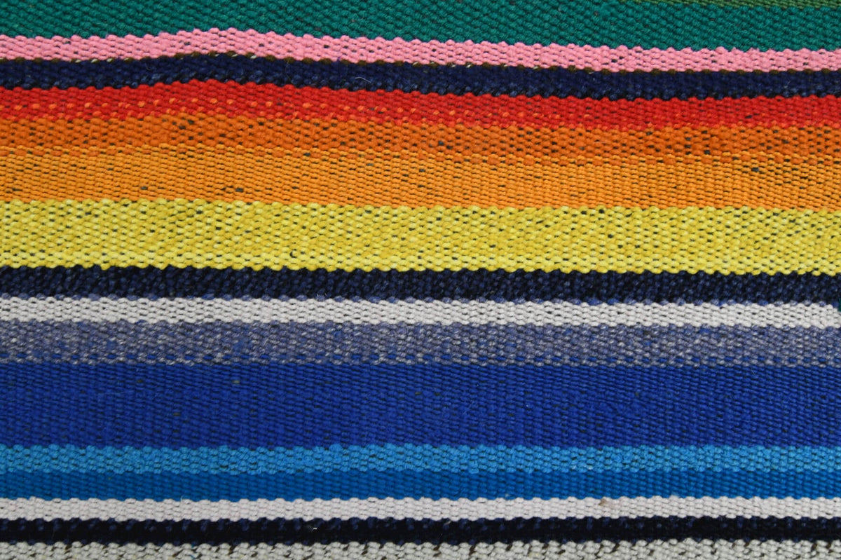 Vintage kilim 162x203 cm – mavi, turuncu ve pembe oryantal desenli, el dokuma