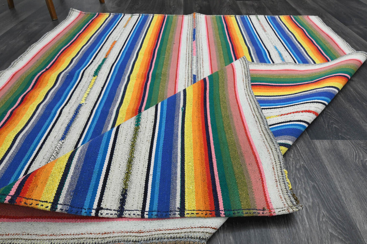 Pera Halı tek parça koleksiyonu: oryantal desenli el dokuma vintage kilim, mavi, turuncu ve pembe