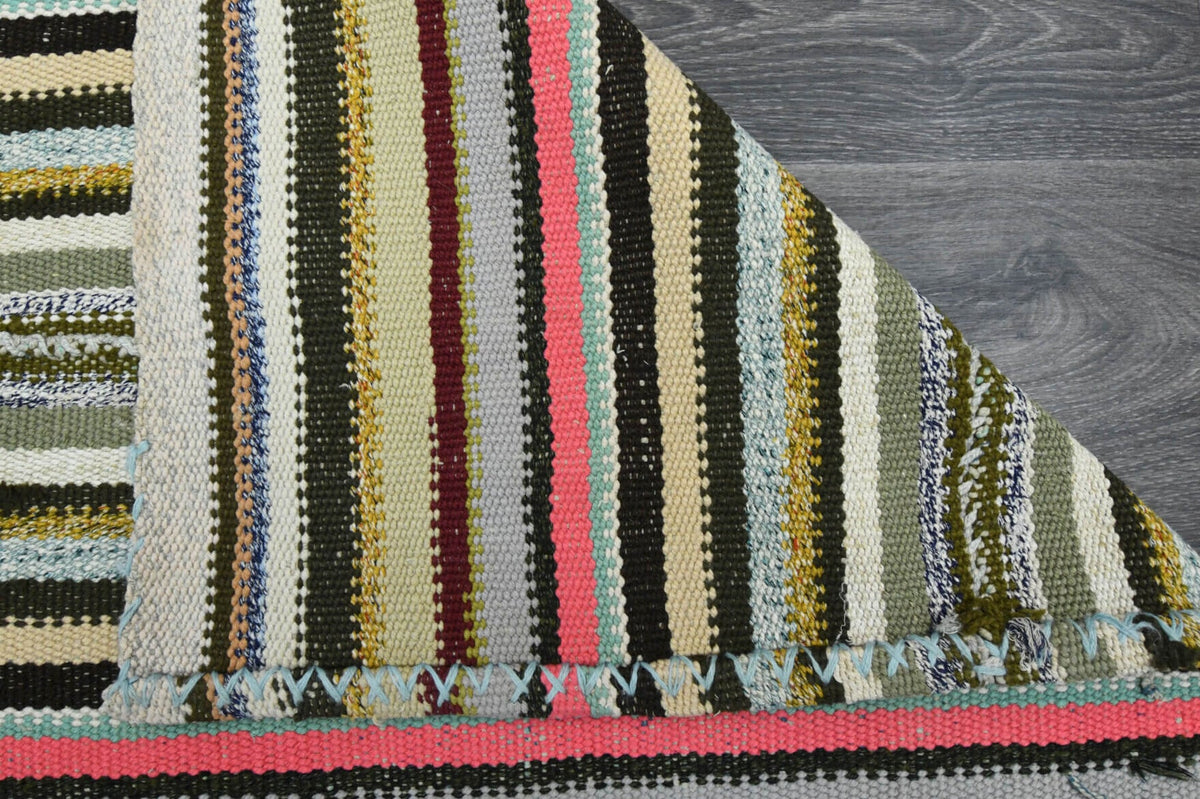 3,8 m² el dokuma vintage kilim – Anadolu, 1960'lar