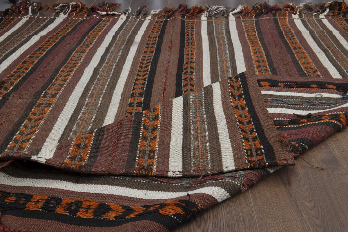 Anadolu kökenli el dokuma kilim – 1960'lar üretimi, oryantal desenli