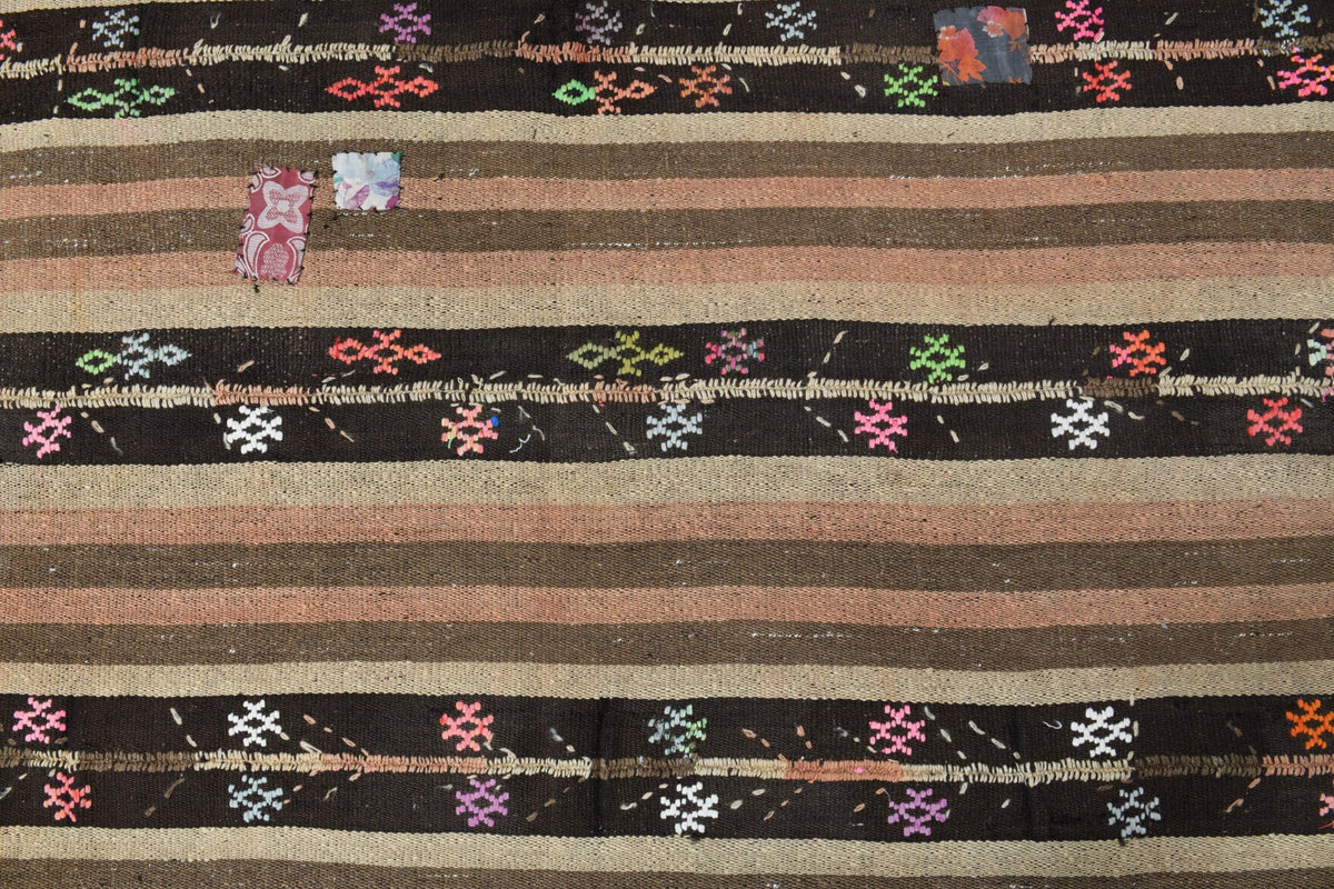 Pera Halı tek parça koleksiyonu: oryantal desenli el dokuma vintage kilim, turuncu, kahverengi ve kırmızı
