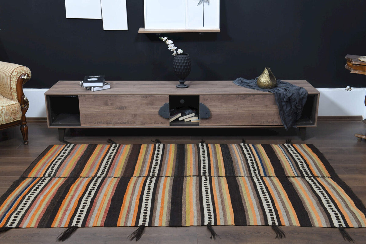 Vintage kilim 142x245 cm – turuncu, kahverengi ve kırmızı oryantal desenli, el dokuma