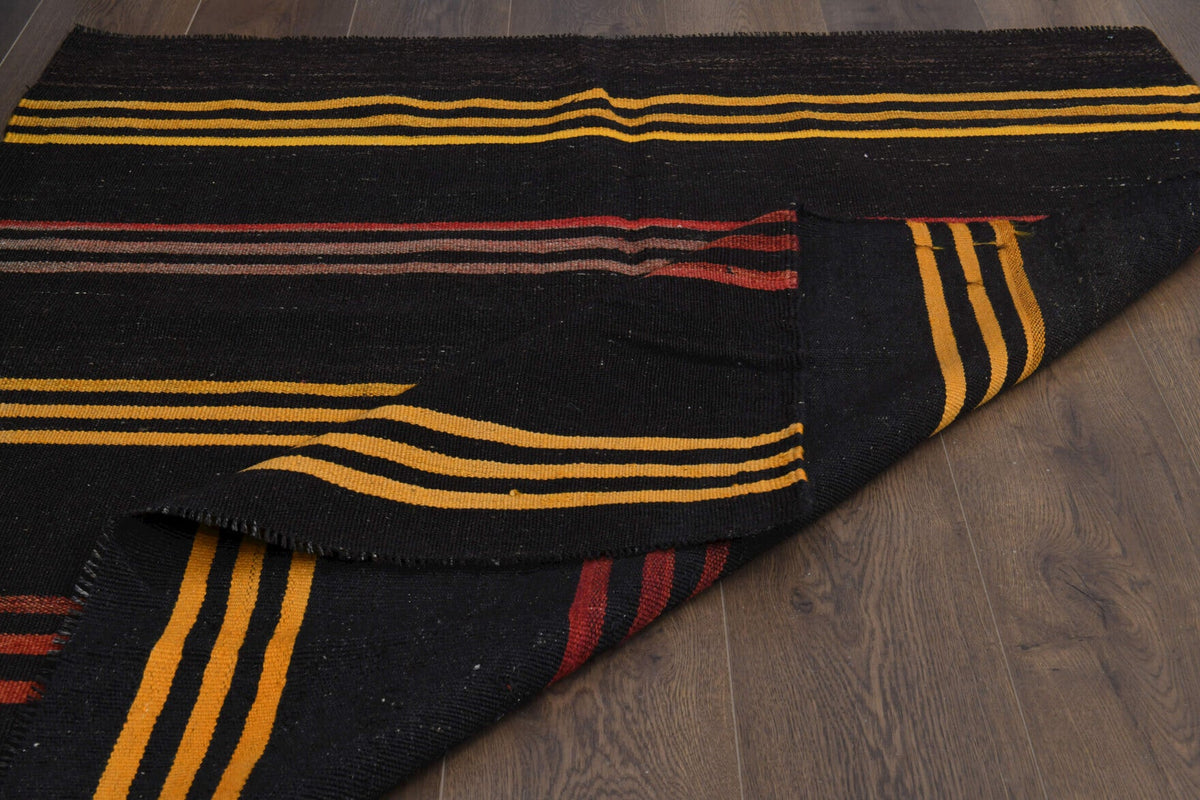 Anadolu kökenli el dokuma kilim – 1960'lar üretimi, oryantal desenli