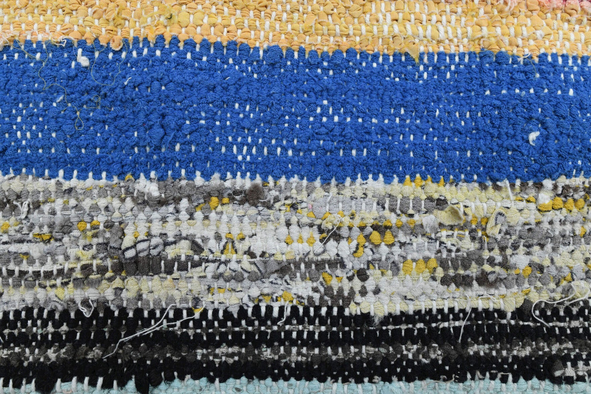 Pera Halı tek parça koleksiyonu: oryantal desenli el dokuma vintage kilim, mavi, pembe ve beyaz