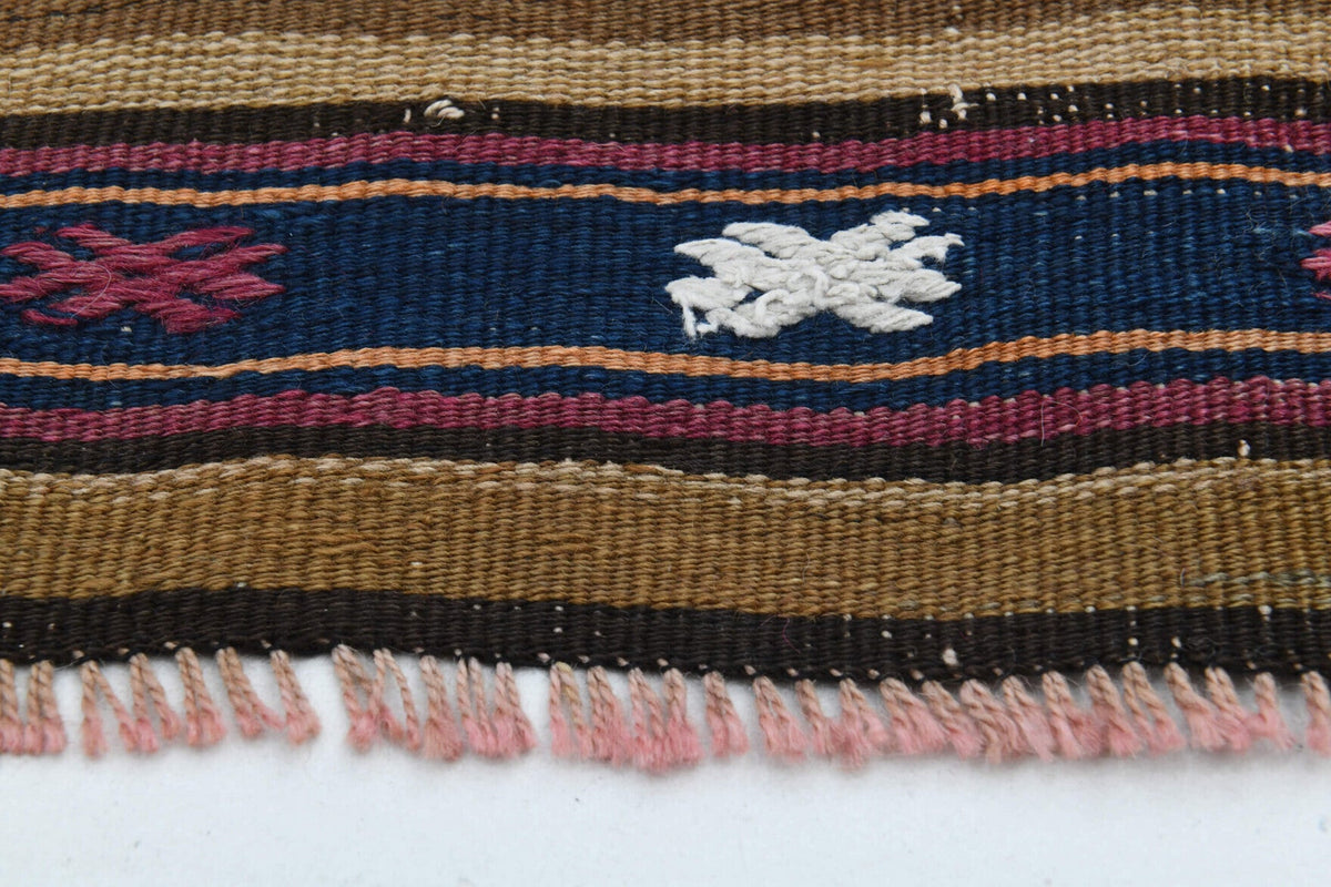 Çizgili el dokuma vintage kilim – kahverengi ve kırmızı tonlarda yün dokuma