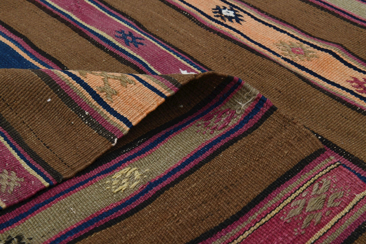 Anadolu kökenli el dokuma kilim – 1960'lar üretimi, çizgili
