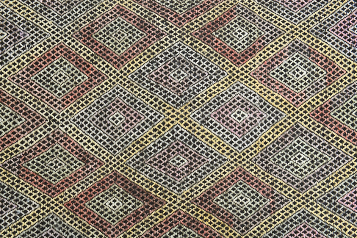 Anadolu kökenli el dokuma kilim – 1960'lar üretimi, ikat desenli