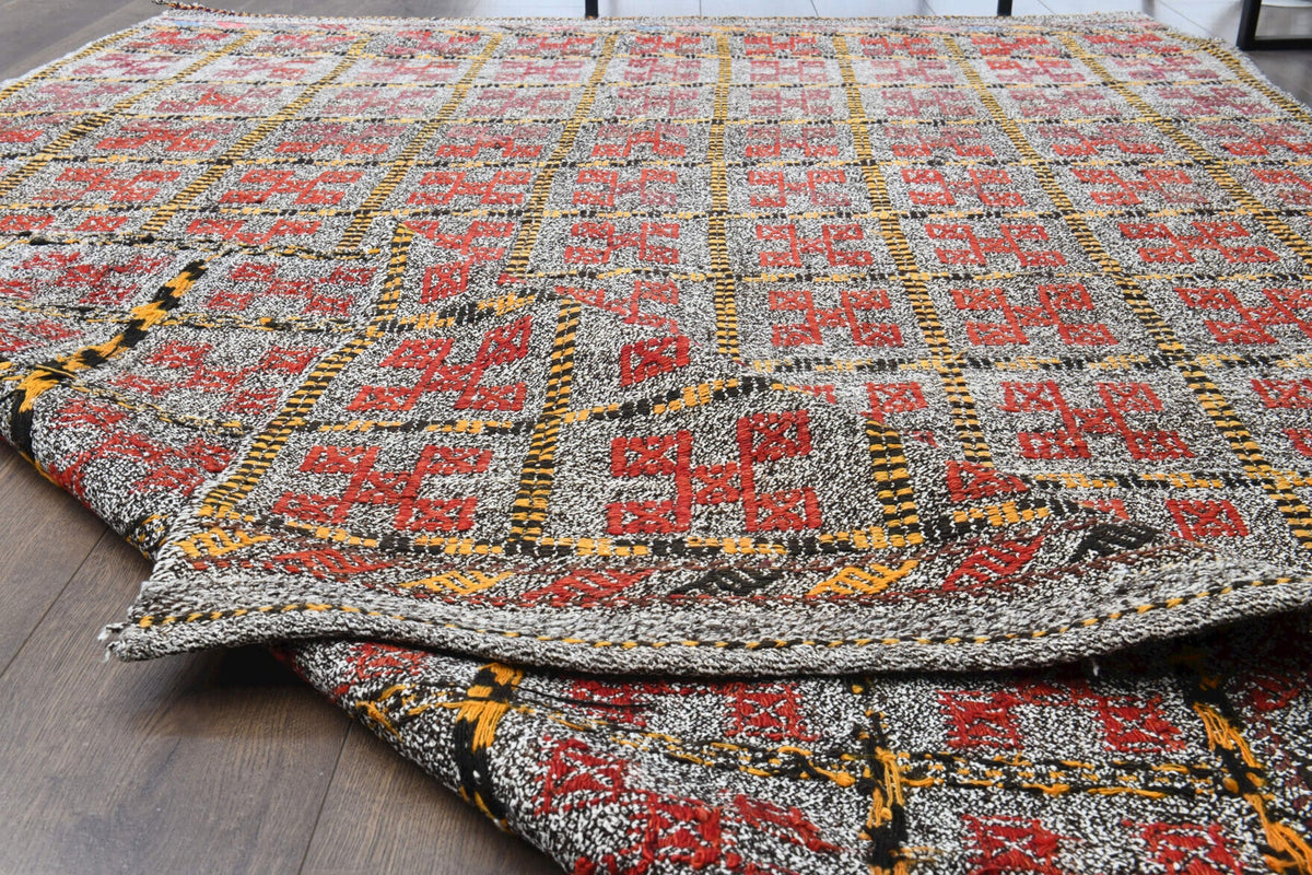 El yapımı vintage halı 168x246 cm i̇kat desenli yün - yakın çekim doku detayı