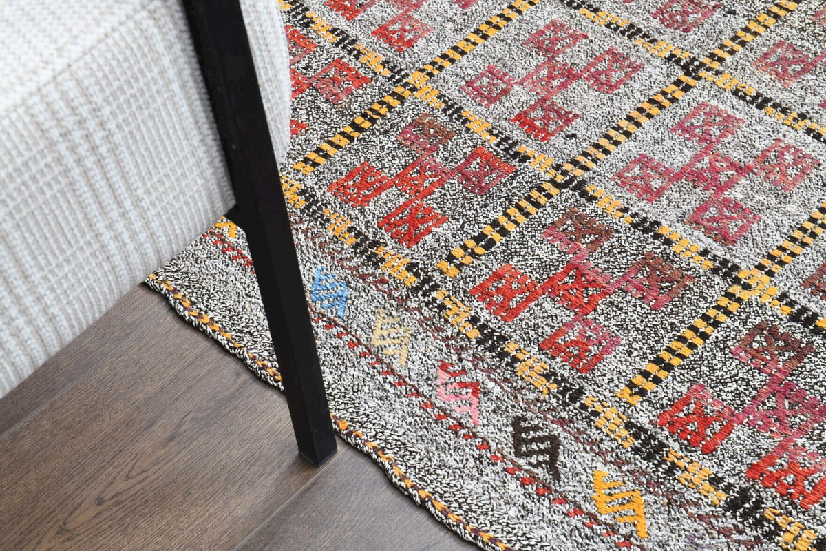 Turuncu, pembe ve bej renkli el dokuma vintage kilim, %100 yün dokuma