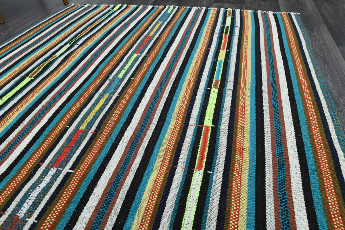 Anadolu kökenli el dokuma kilim – 1960'lar üretimi, çizgili