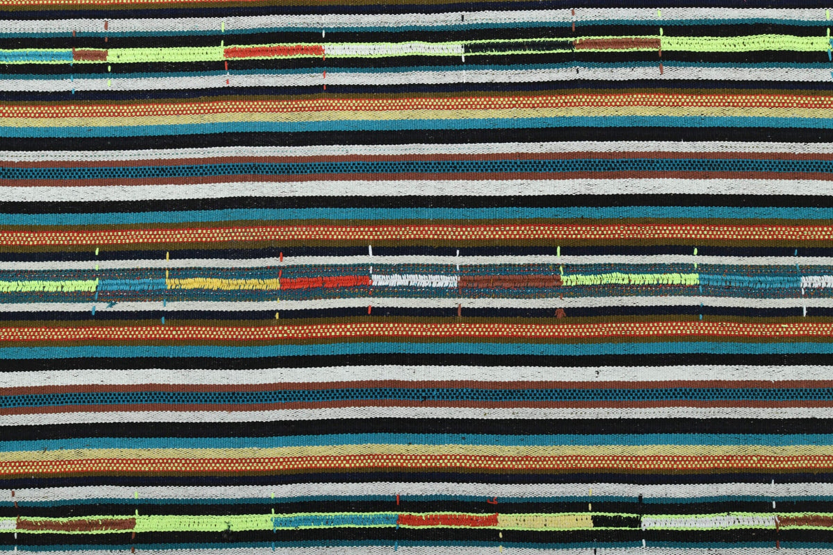 Yatak odası için çizgili el dokuma vintage kilim – 149x249 cm