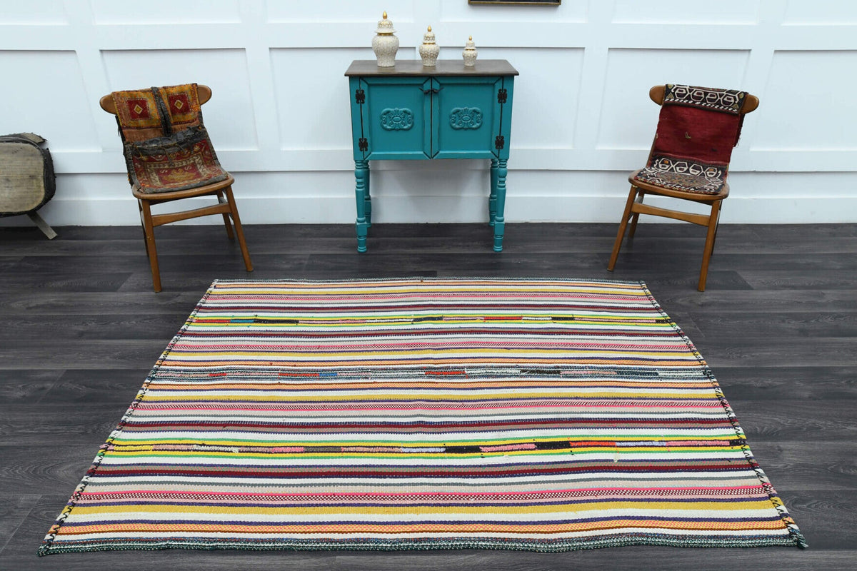 El yapımı vintage halı 150x208 cm çizgili desenli yün - kenar ve saçak detayı
