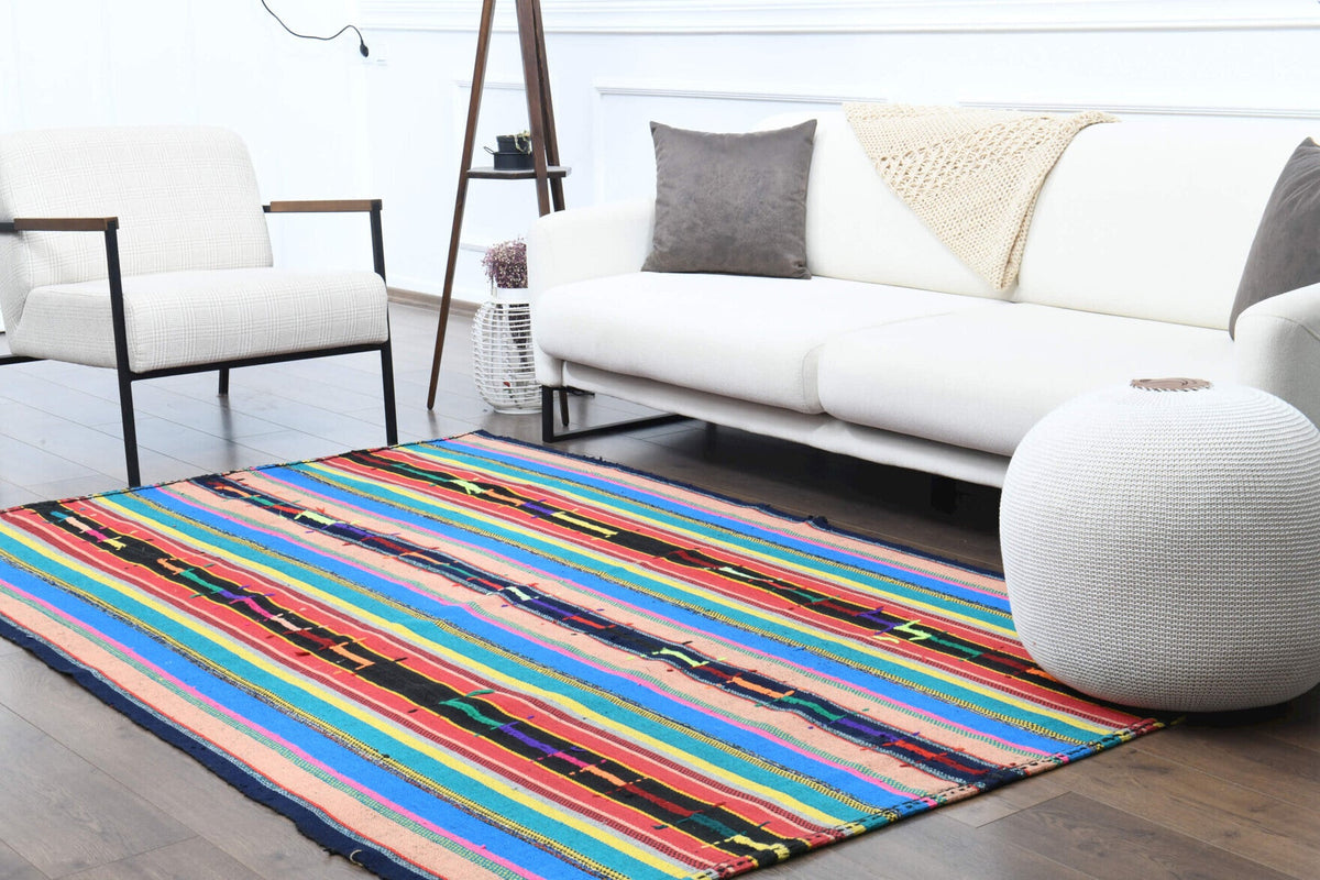 Anadolu kökenli el dokuma kilim – 1960'lar üretimi, çizgili