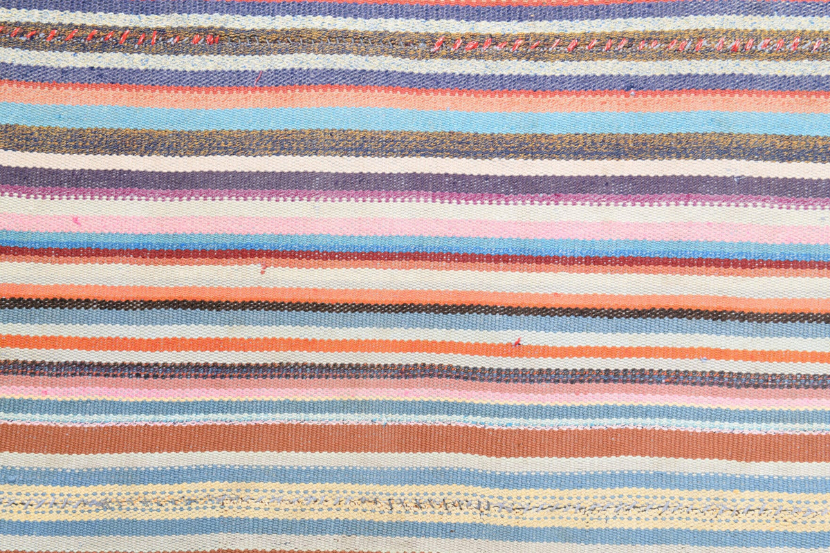 3,24 m² el dokuma vintage kilim – Anadolu, 1960'lar