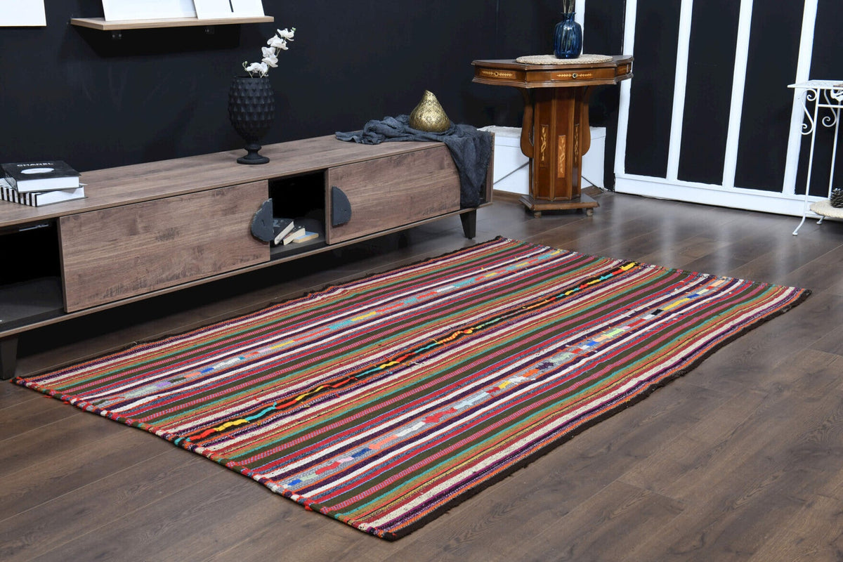 Anadolu kökenli el dokuma kilim – 1960'lar üretimi, çizgili