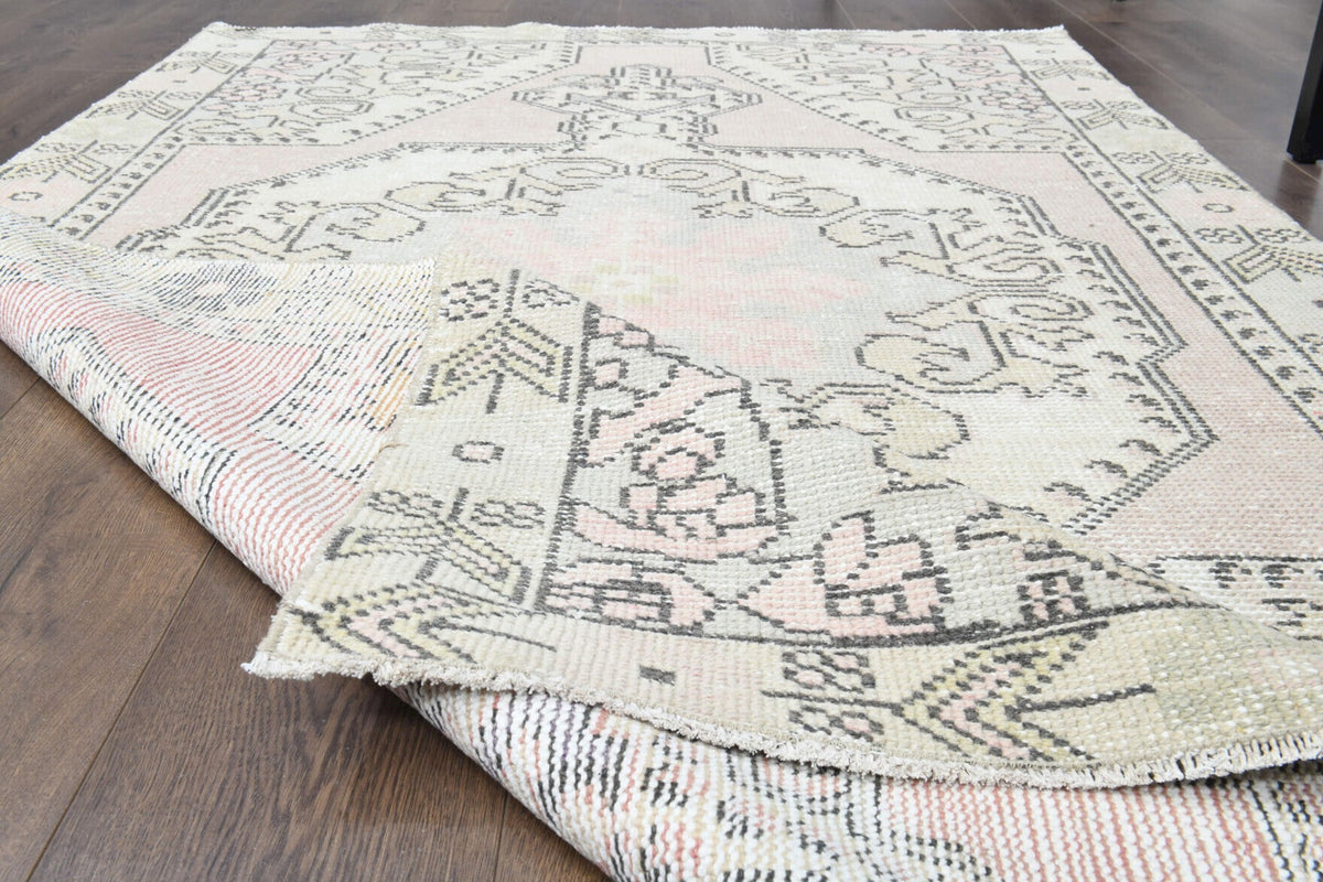 Tek parça el dokuma vintage halı 130x211 cm (2,74 m²) – Pera Halı