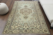 1970'lerden Anadolu kökenli oryantal desenli el dokuma vintage halı, 157x238 cm