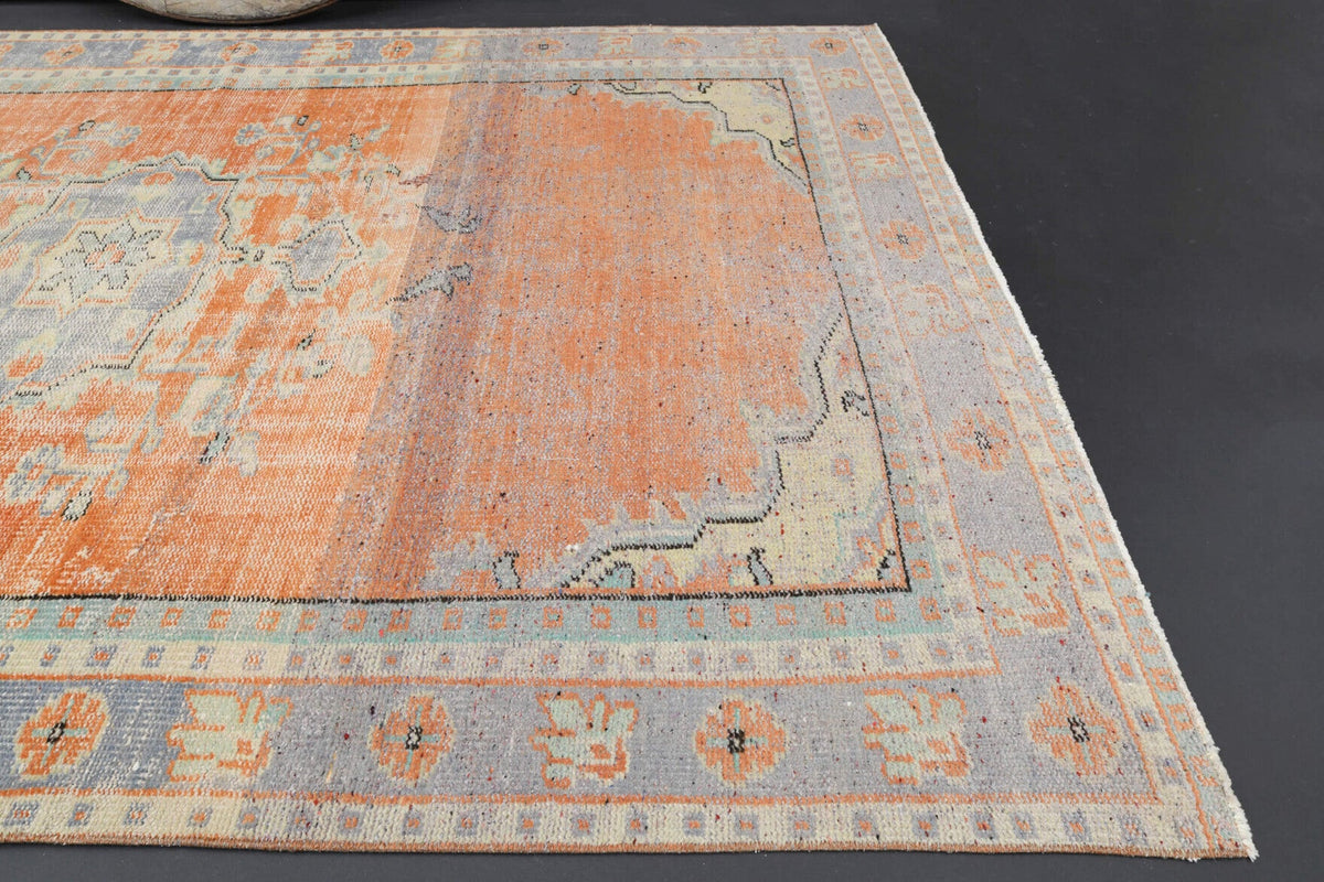 Salon için oryantal desenli el dokuma vintage halı – 176x279 cm