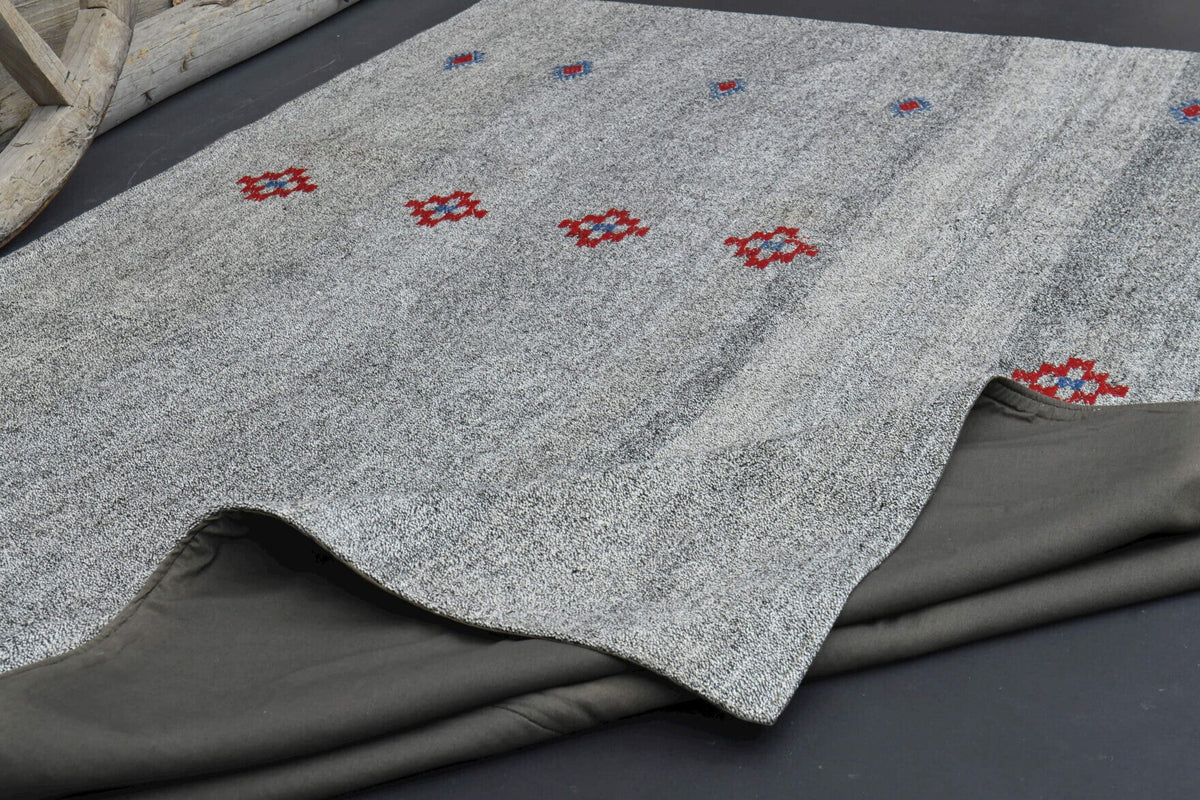 6,09 m² el dokuma vintage kilim – Anadolu, 1960'lar