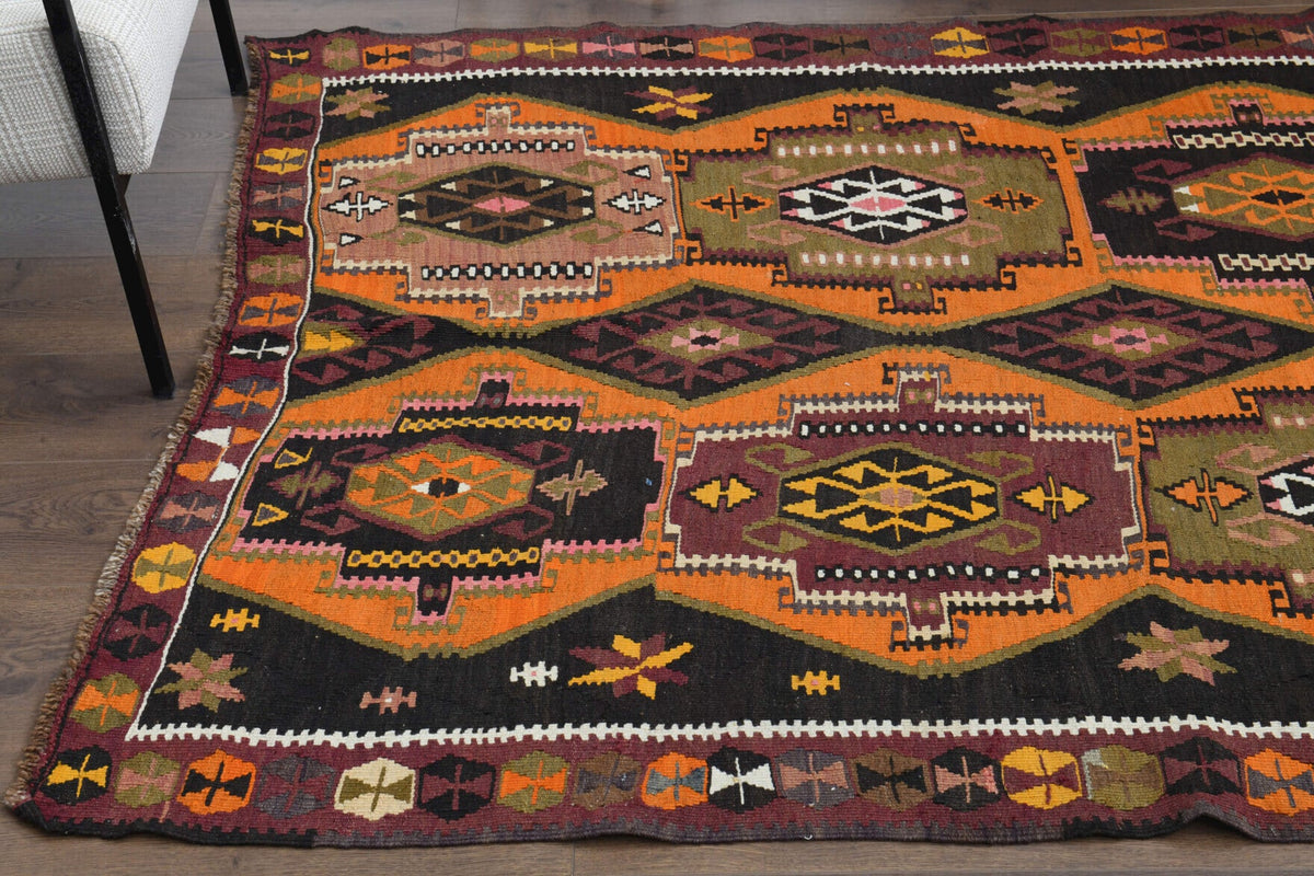Anadolu kökenli el dokuma kilim – 1970'ler üretimi, oryantal desenli