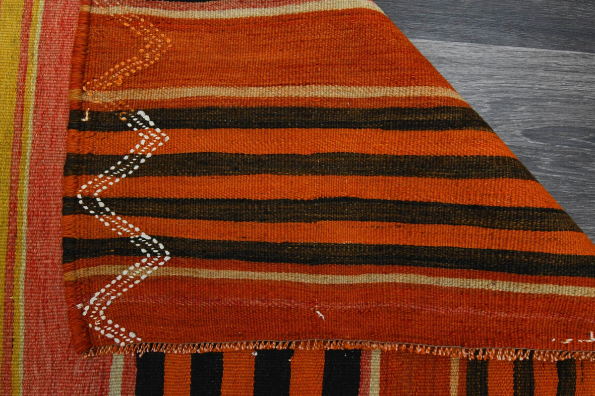 6,13 m² el dokuma vintage kilim – Anadolu, 1960'lar