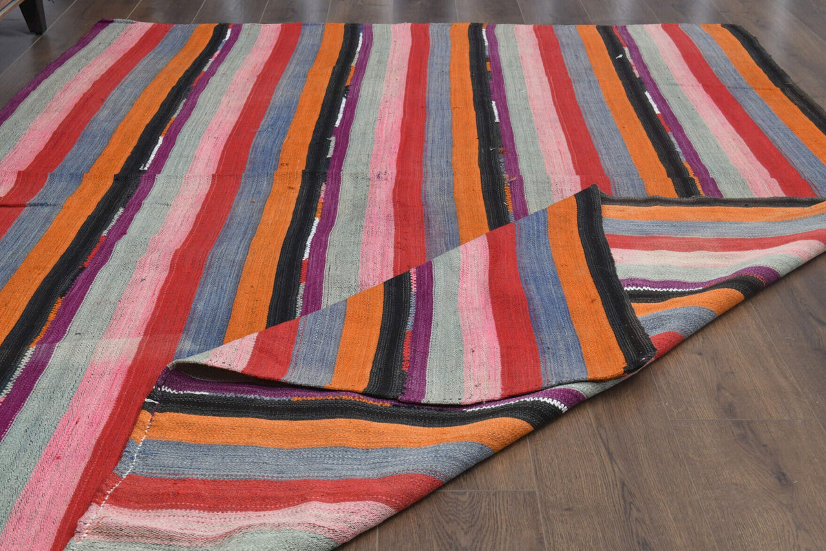 Anadolu kökenli el dokuma kilim – 1960'lar üretimi, çizgili