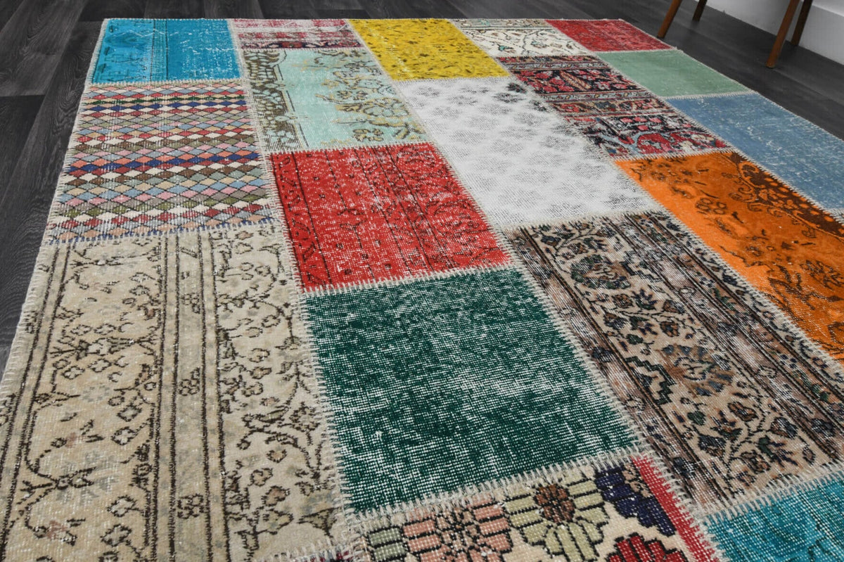 Turuncu, bej ve mavi renkli patchwork vintage halı, yün hav, kumaş taban