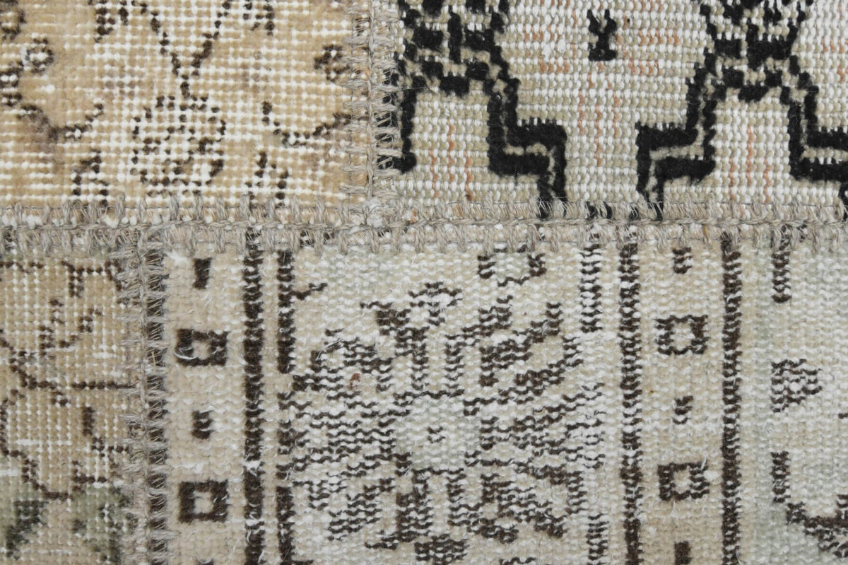 Vintage halı 202x301 cm – beyaz, bej ve gri oryantal desenli, el dokuma