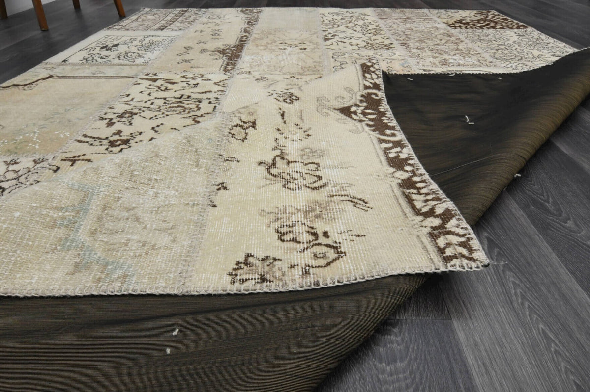Pera Halı tek parça koleksiyonu: oryantal desenli patchwork vintage halı, bej ve turuncu