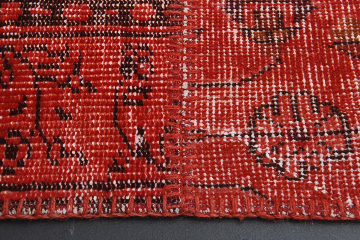 Düz zeminli patchwork vintage halı – kırmızı ve pembe tonlarda yün dokuma